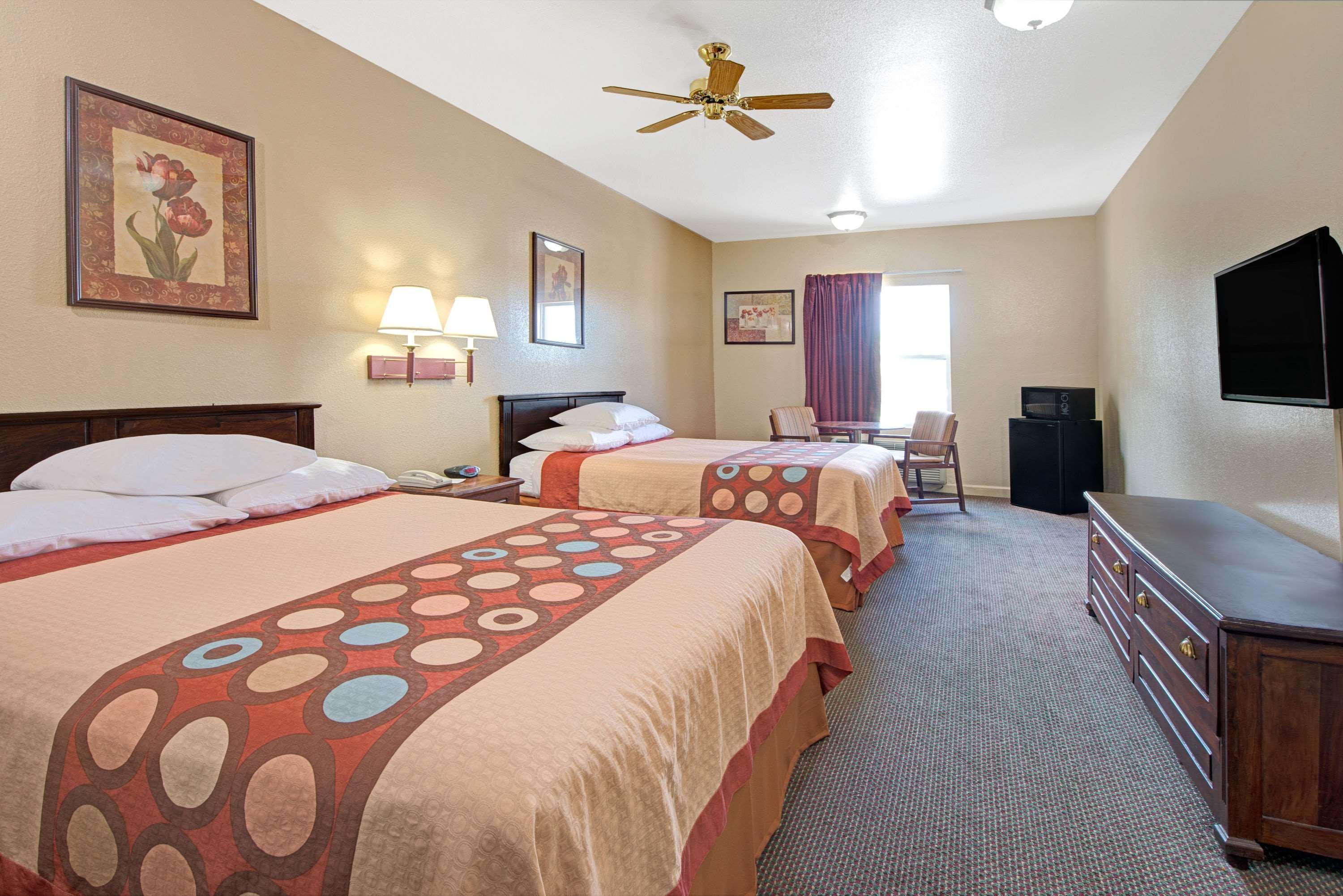 Hotel Super 8 By Wyndham St. Louis Airport Woodson Terrace Exteriér fotografie