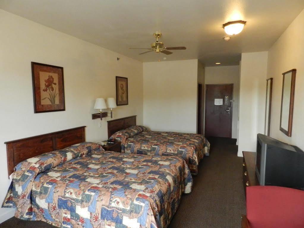 Hotel Super 8 By Wyndham St. Louis Airport Woodson Terrace Exteriér fotografie